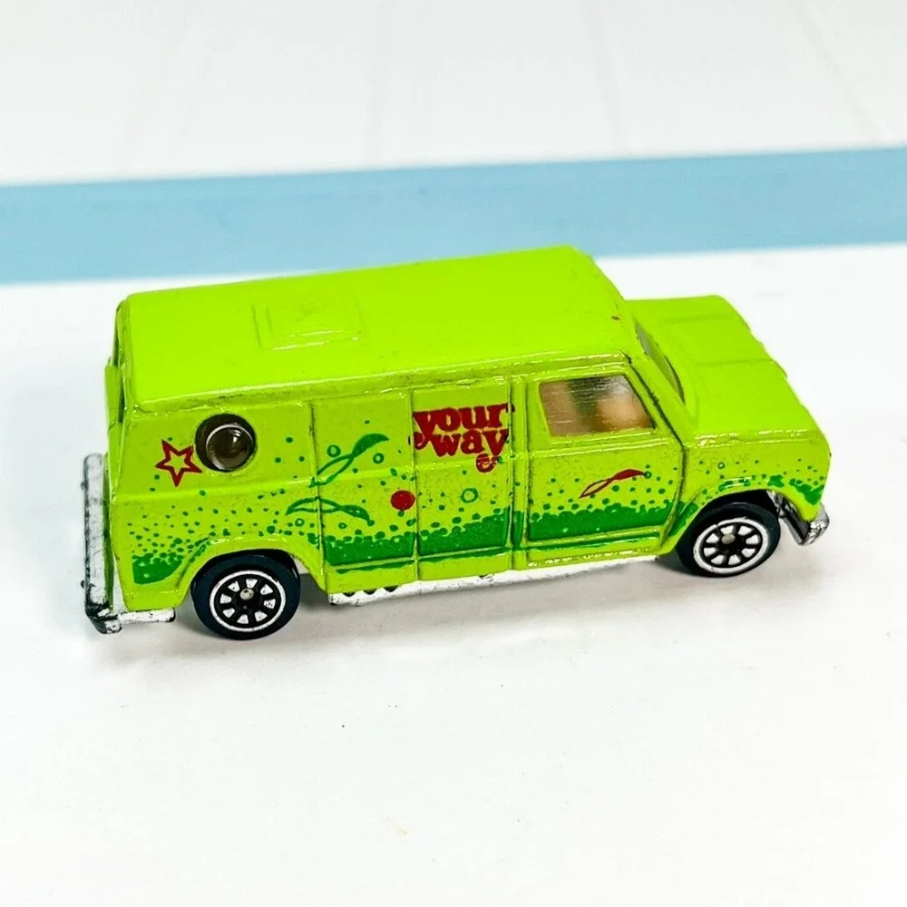 Vintage SPEEDING‎ WHEELS Die Cast Your Way Green Van Truck 1980s green van